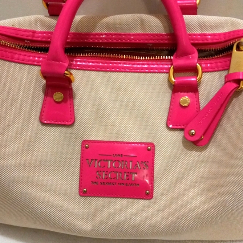 Victory Secret Bombshell Canvas, Very Clean